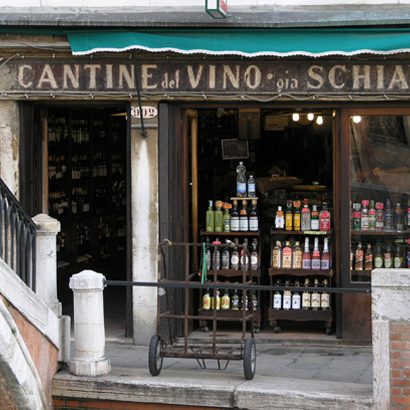 FOOD & WINE: Doing the Rounds of the Venetian Bacari