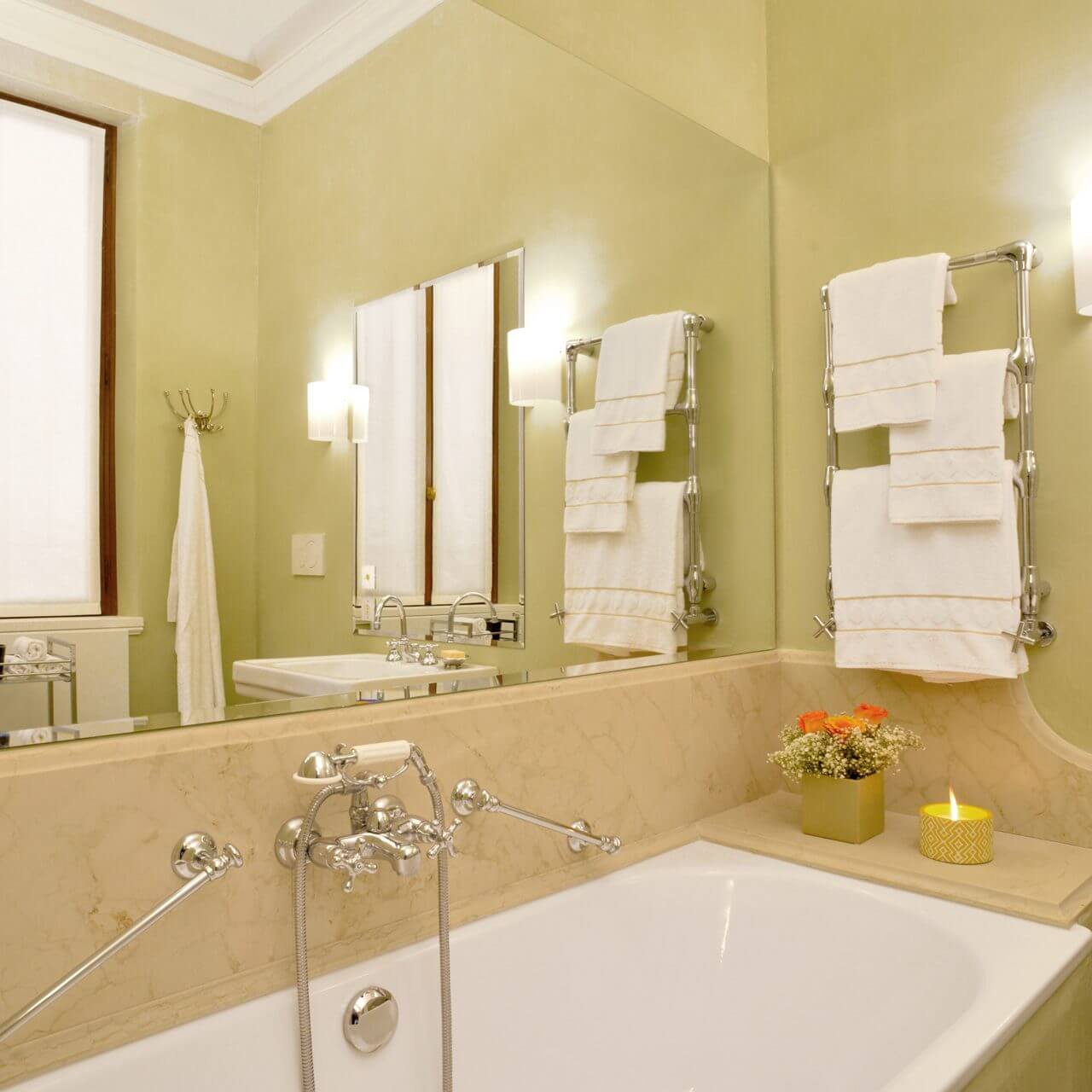 The ensuite master bathroom